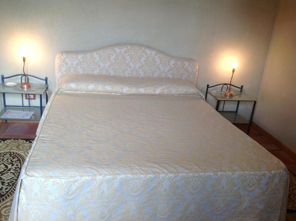 Locanda San Lorenzo Roddino ห้อง รูปภาพ