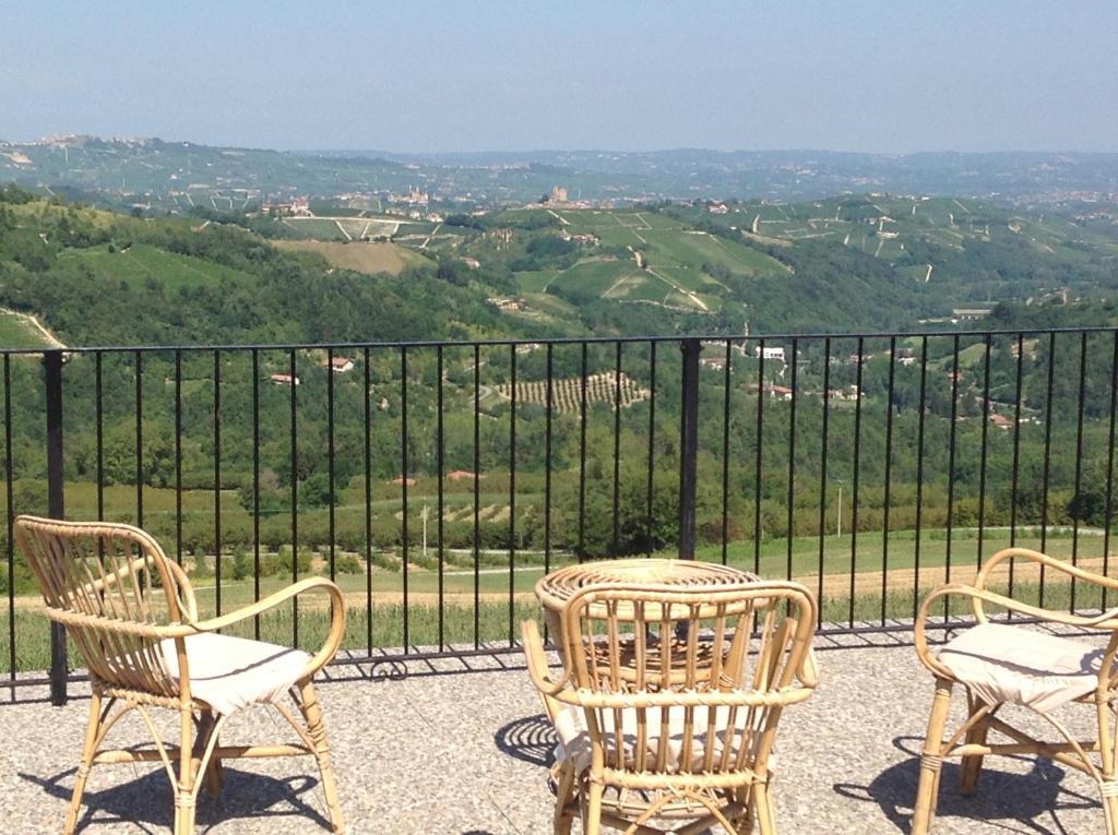 Locanda San Lorenzo Roddino ภายนอก รูปภาพ